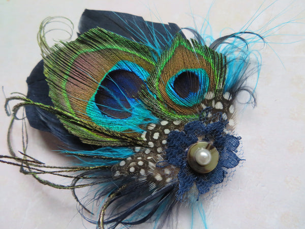 Betsy Button Hair Clip