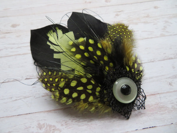 Betsy Button Hair Clip