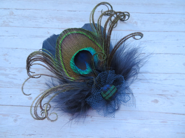 Betsy Button Hair Clip