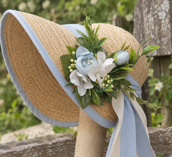 Green Pale Blue and Ivory Regency Flower Sprig
