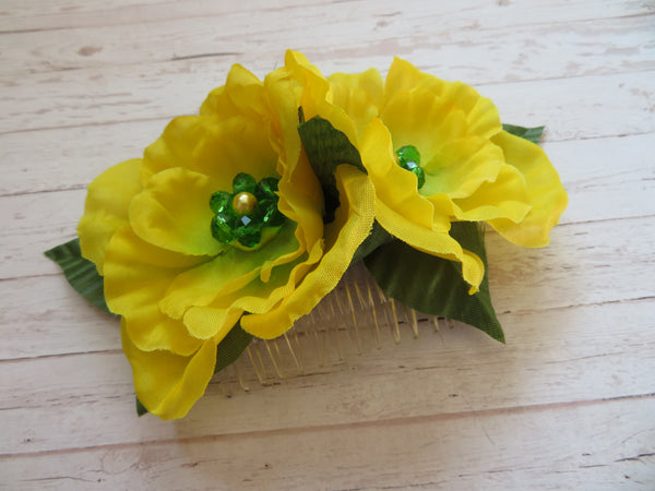 Yellow and Green Rose Flower Comb