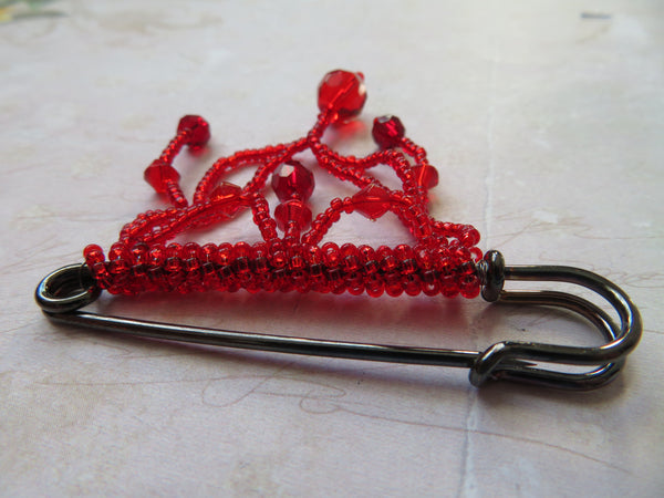 Beaded Swag Kilt Brooch Pin