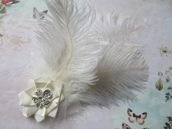 Ivory White Austen Feather Clip