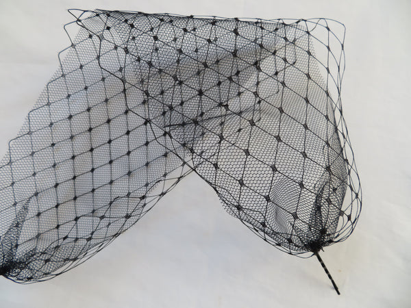 Black Merry Widow & Tulle Narrow Veil