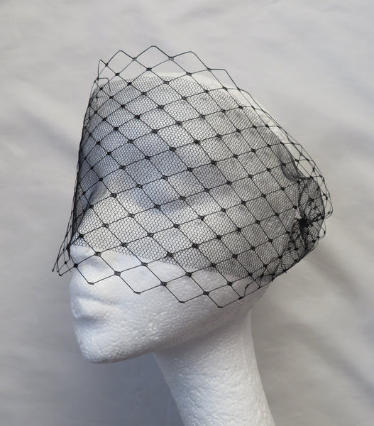 Black Merry Widow & Tulle Narrow Veil