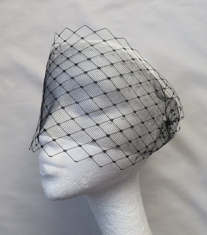 Black Merry Widow & Tulle Narrow Veil