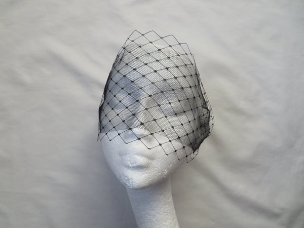 Black Merry Widow & Tulle Narrow Veil