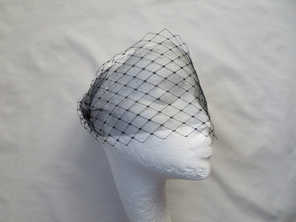 Black Merry Widow & Tulle Narrow Veil