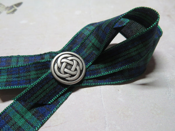 Black Watch Ribbon Loop Pin