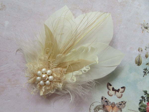 Cream Champagne Gold Feather Whisper Hair Clip