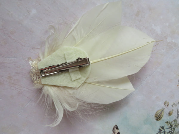 Cream Champagne Gold Feather Whisper Hair Clip