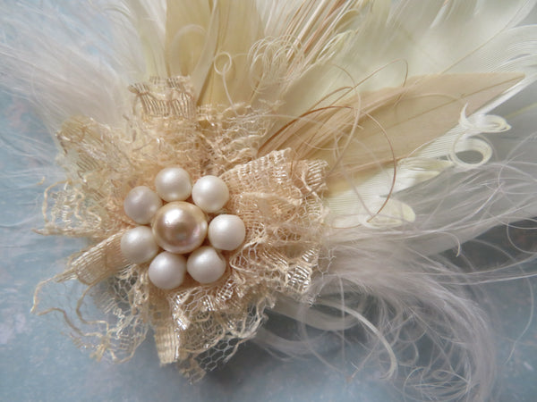 Cream Champagne Gold Feather Whisper Hair Clip