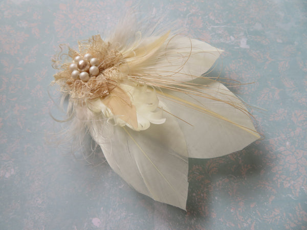 Cream Champagne Gold Feather Whisper Hair Clip