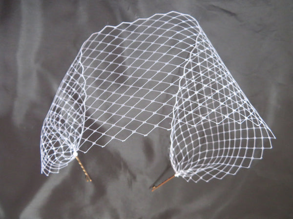 White Narrow Bandeau Veil