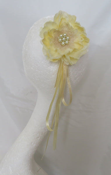 Vanilla Cream Regency Flower Clip