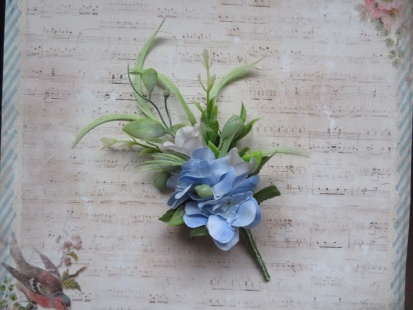 Green Pale Blue and Ivory Regency Flower Sprig