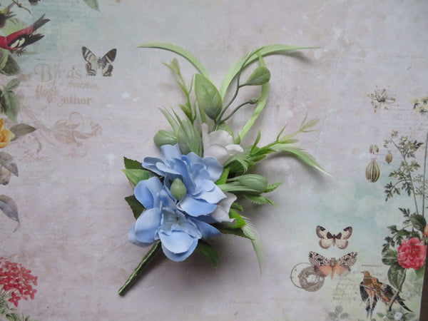Green Pale Blue and Ivory Regency Flower Sprig
