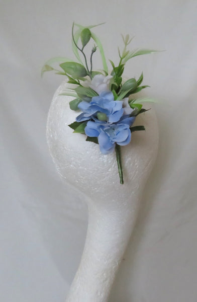 Green Pale Blue and Ivory Regency Flower Sprig