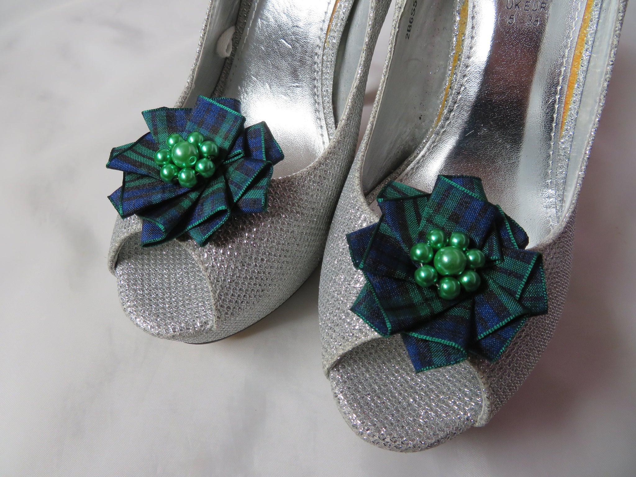 Black Watch Tartan and Emerald Green Pearl Shoe Clips